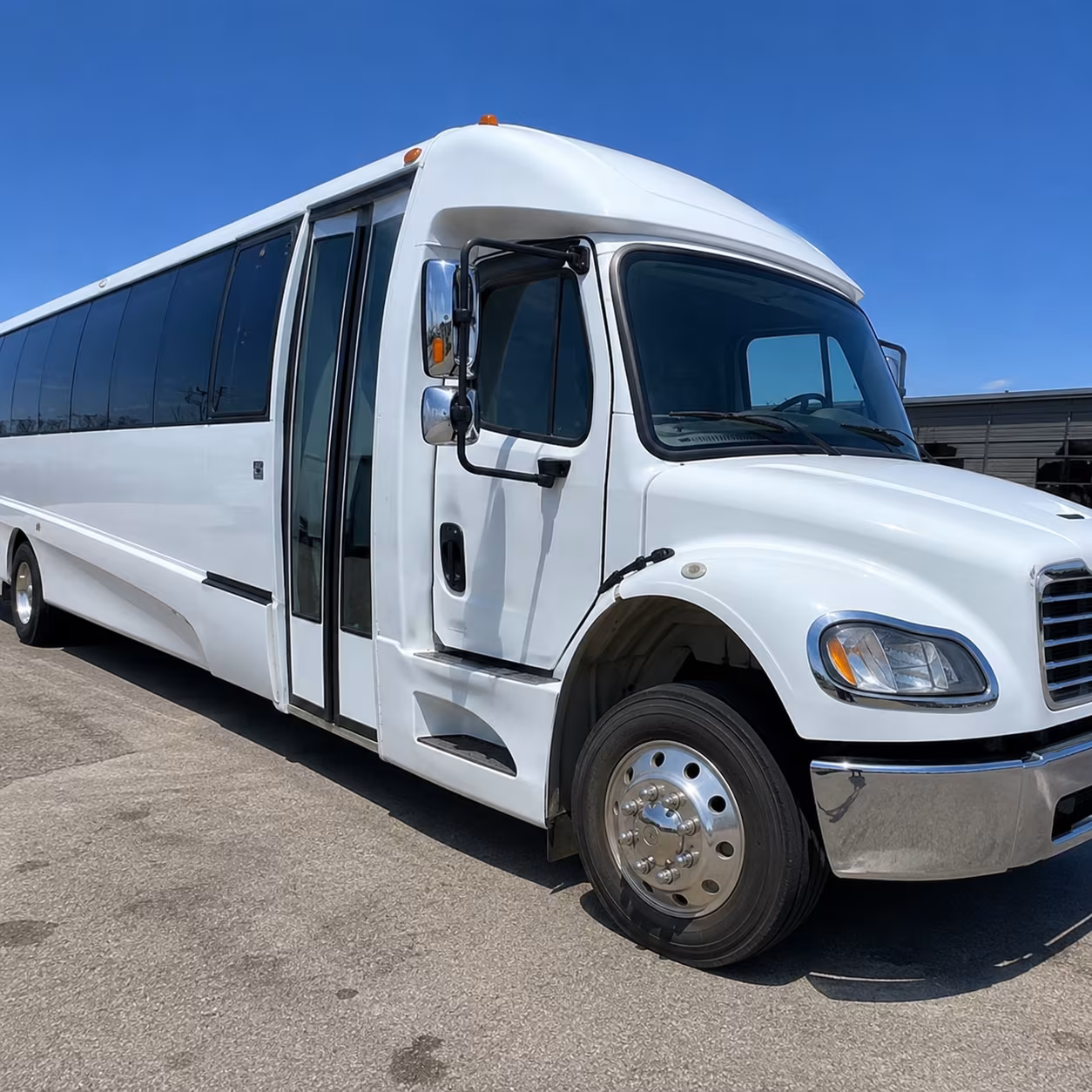 corporate airport transfer buses to and from erie international airport