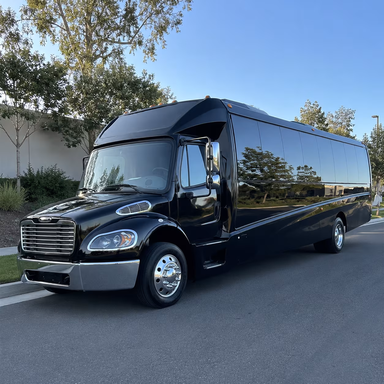 erie 25 passenger minibus