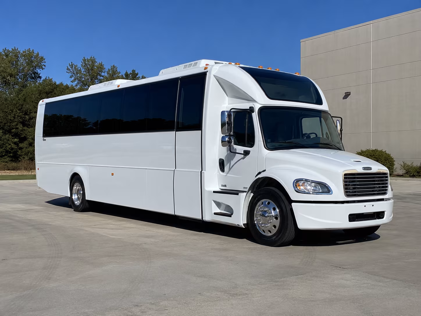 erie 28 passenger party bus